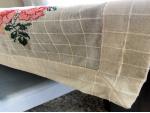  Dört Farklı Renk Seçenekli Kanaviçe Masa Örtüsü 140x 170 cm %100 Pamuk 